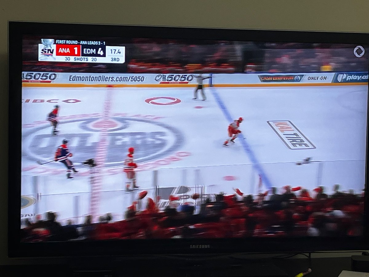 HeatherMassel's tweet photo. Nah, that wasn’t at all stressful. I didn’t open that bag of @Boomchickapop white cheddar cheesy goodness just before the game — not at all. #LetsGoOilers https://t.co/r2rP0Ru0KN