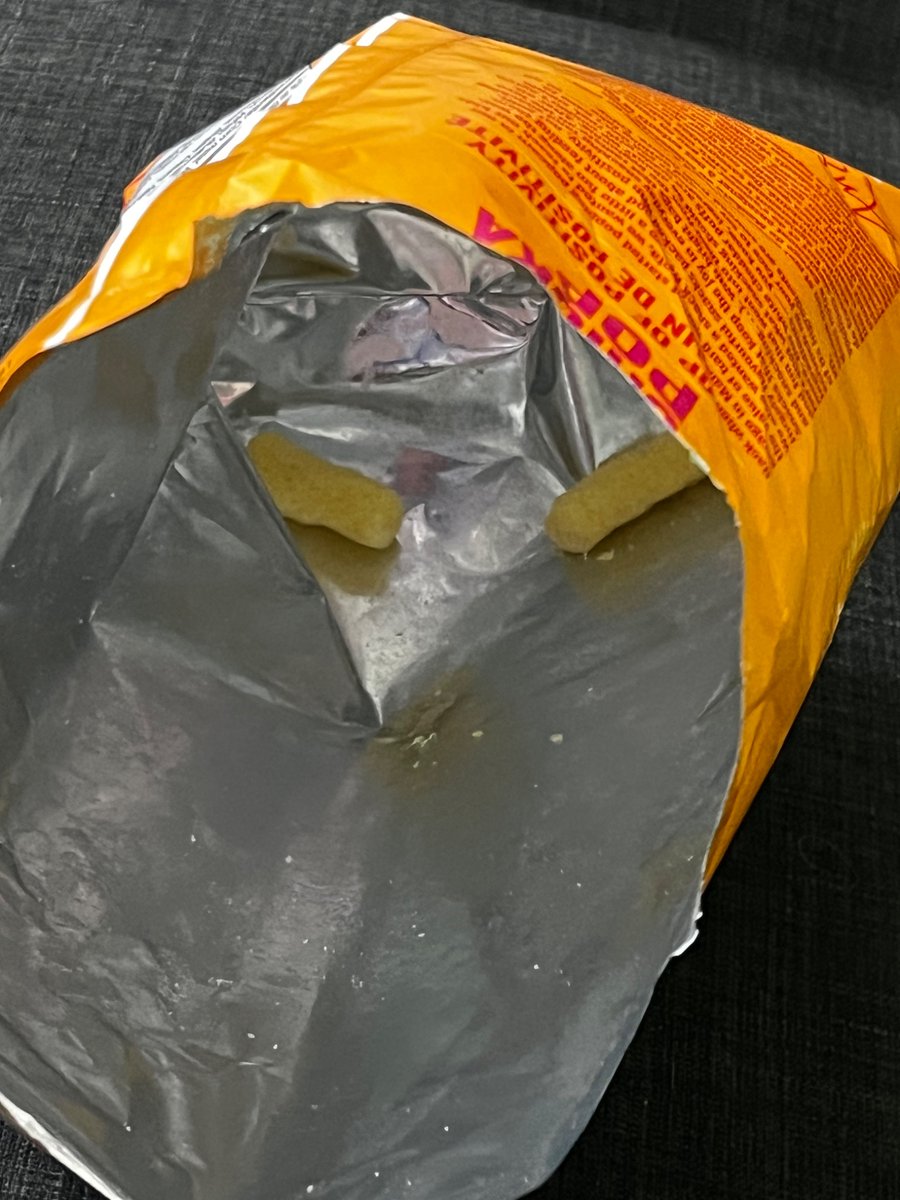 HeatherMassel's tweet photo. Nah, that wasn’t at all stressful. I didn’t open that bag of @Boomchickapop white cheddar cheesy goodness just before the game — not at all. #LetsGoOilers https://t.co/r2rP0Ru0KN