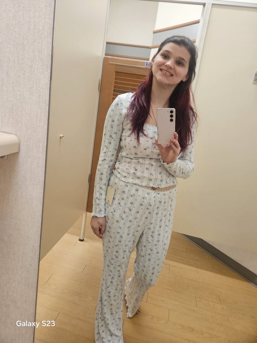 djcountrygurl88's tweet image. trying on clothes at Kohls part 19 #oldpictures #review #kohls #kohlsfinds  #model  #keepdoingme #hatergonnahate