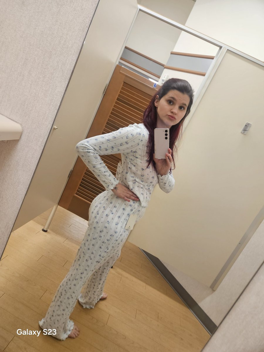 djcountrygurl88's tweet image. trying on clothes at Kohls part 19 #oldpictures #review #kohls #kohlsfinds  #model  #keepdoingme #hatergonnahate