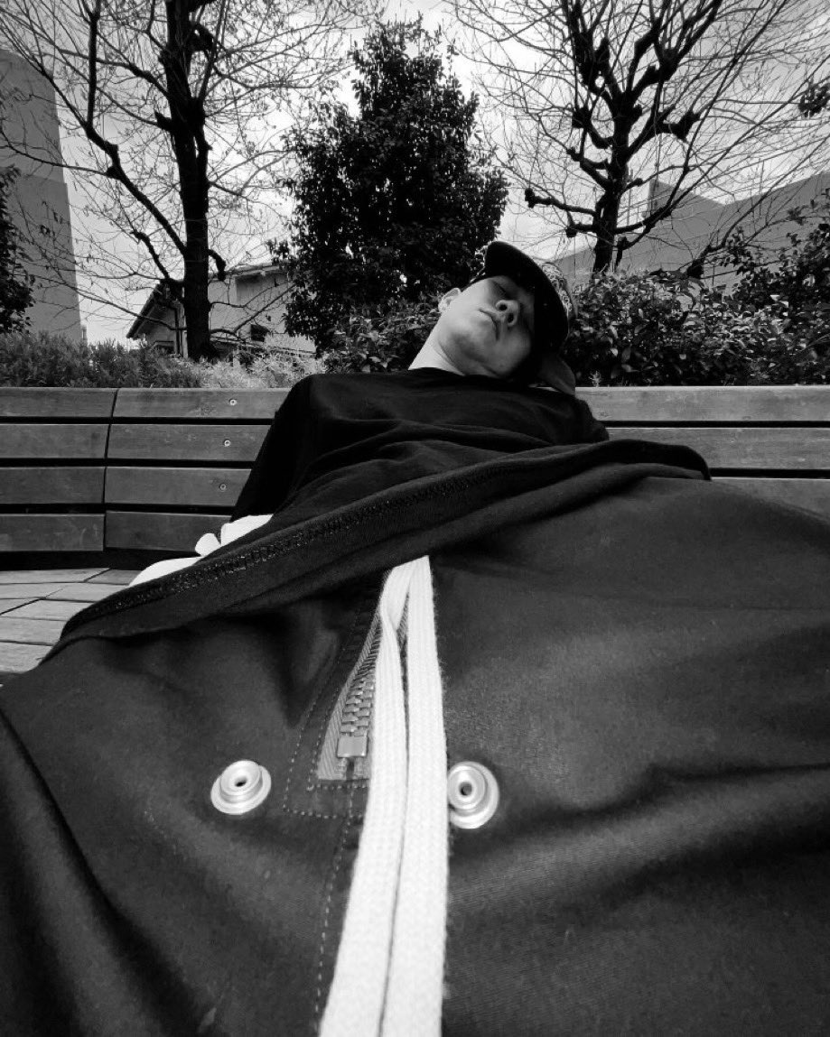 개디스트 tweet media