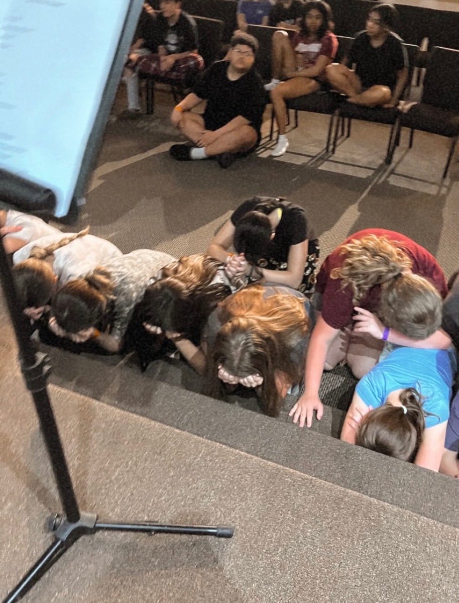 Rob_DeLuca's tweet photo. Revival Report: 

Over 70 some young people were baptized in the Holy Spirit’s fire and received their prayer language! Over 20 teens experienced a wave of deliverance. A girl, who had been unable to straighten her knee for over a year after surgery, was healed instantly! 🙌🏼🔥😊 https://t.co/BGWUOucQ48