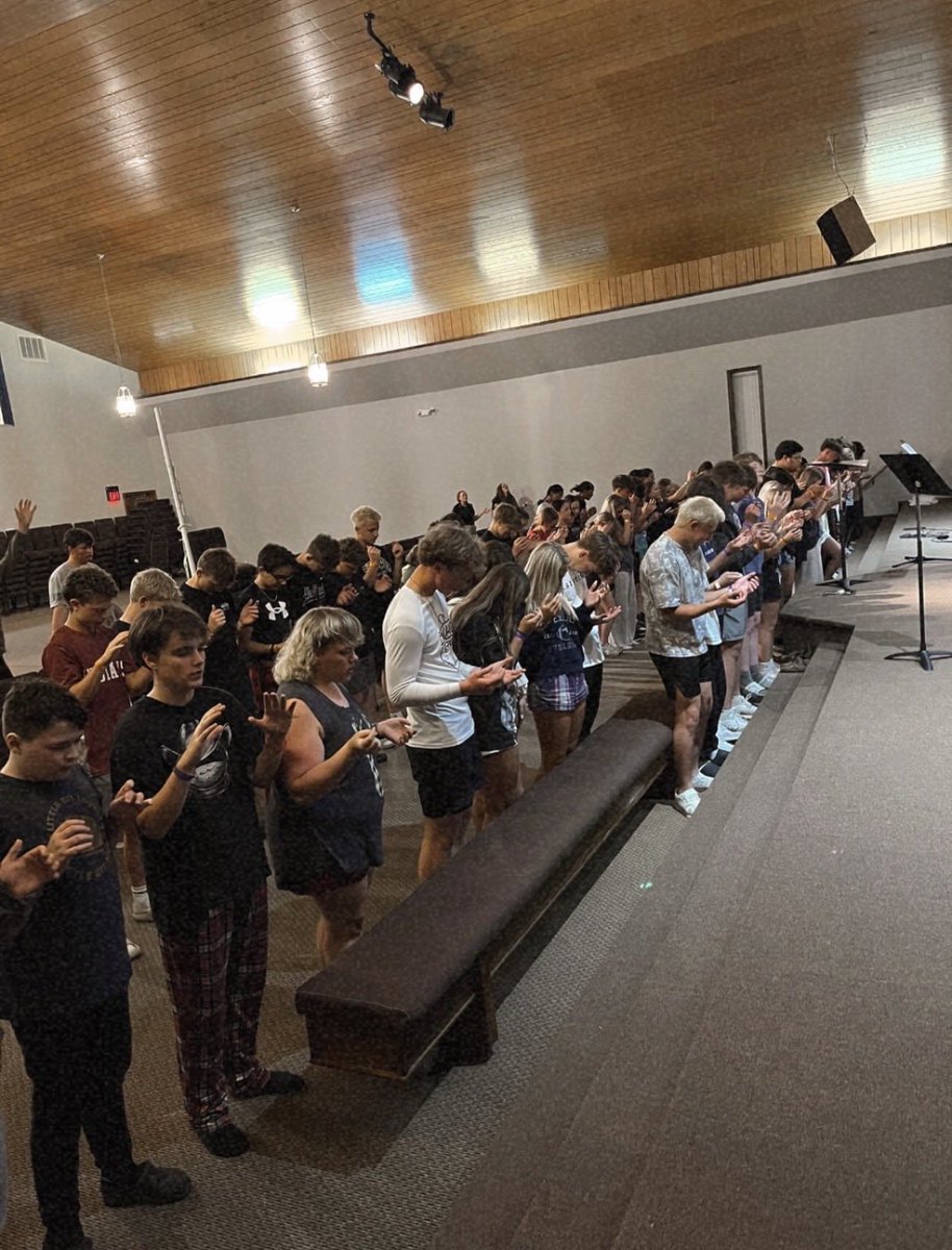 Rob_DeLuca's tweet photo. Revival Report: 

Over 70 some young people were baptized in the Holy Spirit’s fire and received their prayer language! Over 20 teens experienced a wave of deliverance. A girl, who had been unable to straighten her knee for over a year after surgery, was healed instantly! 🙌🏼🔥😊 https://t.co/BGWUOucQ48