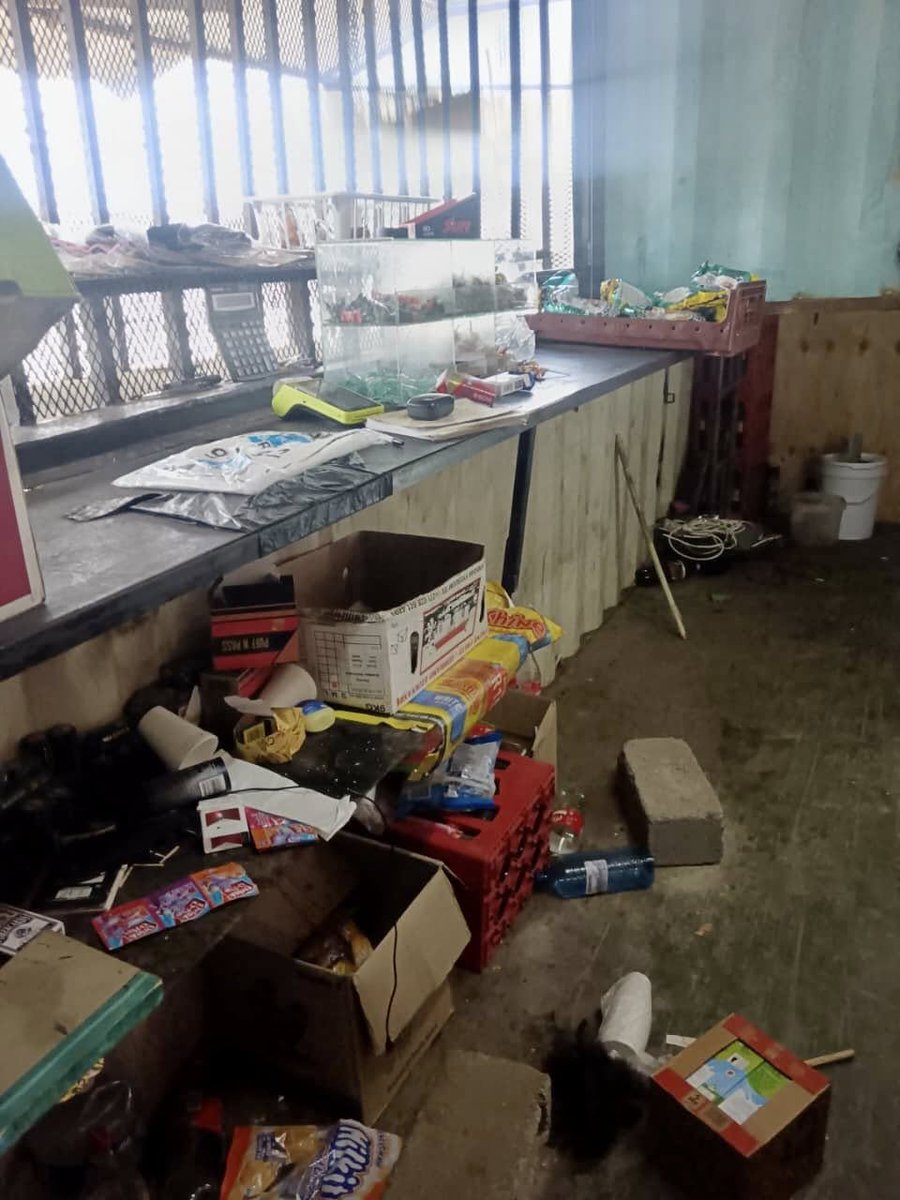 _ArriveAlive's tweet image. Shots Fired As Armed Gang Flees Tuck Shop Robbery: Mhalsini – KZN

arrr.co.za/jwheU

#ArriveAlive #Crime