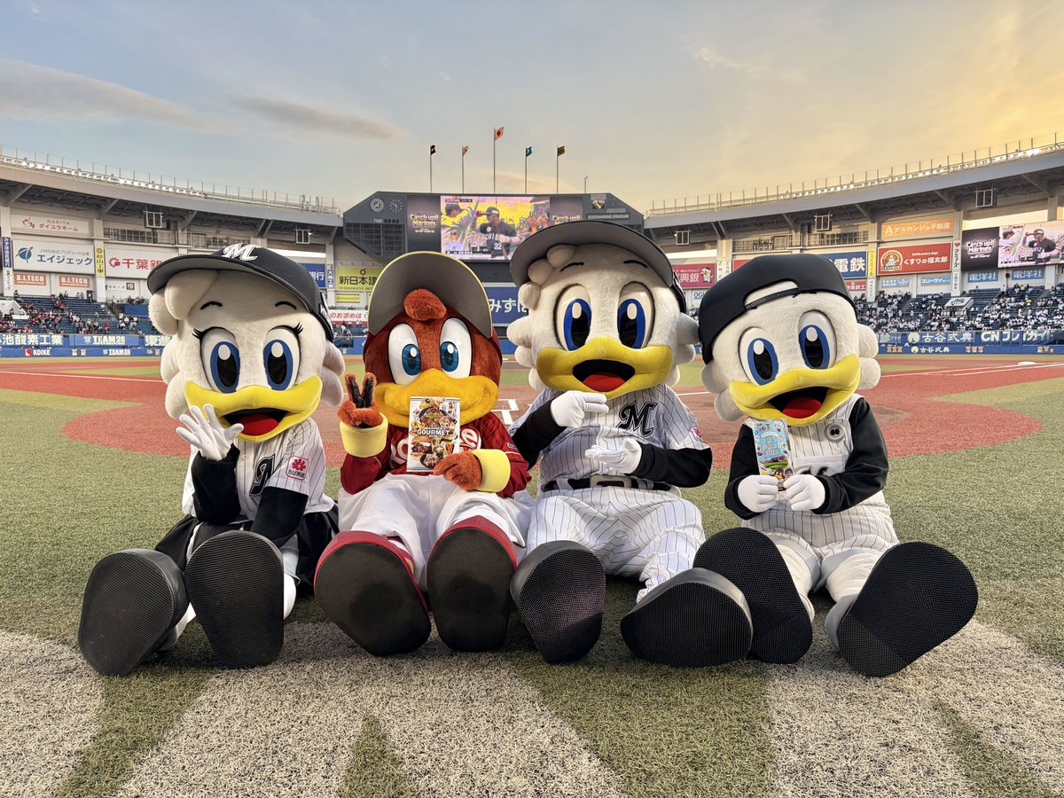 chibalotte_mar's tweet photo. マーです、 今日もクラッチがいっしょに盛り上げてくれるよ！ クラッチよろしく！  #chibalotte #mar_kun #rine_chan #zu_chan https://t.co/zAFNdVoRav
