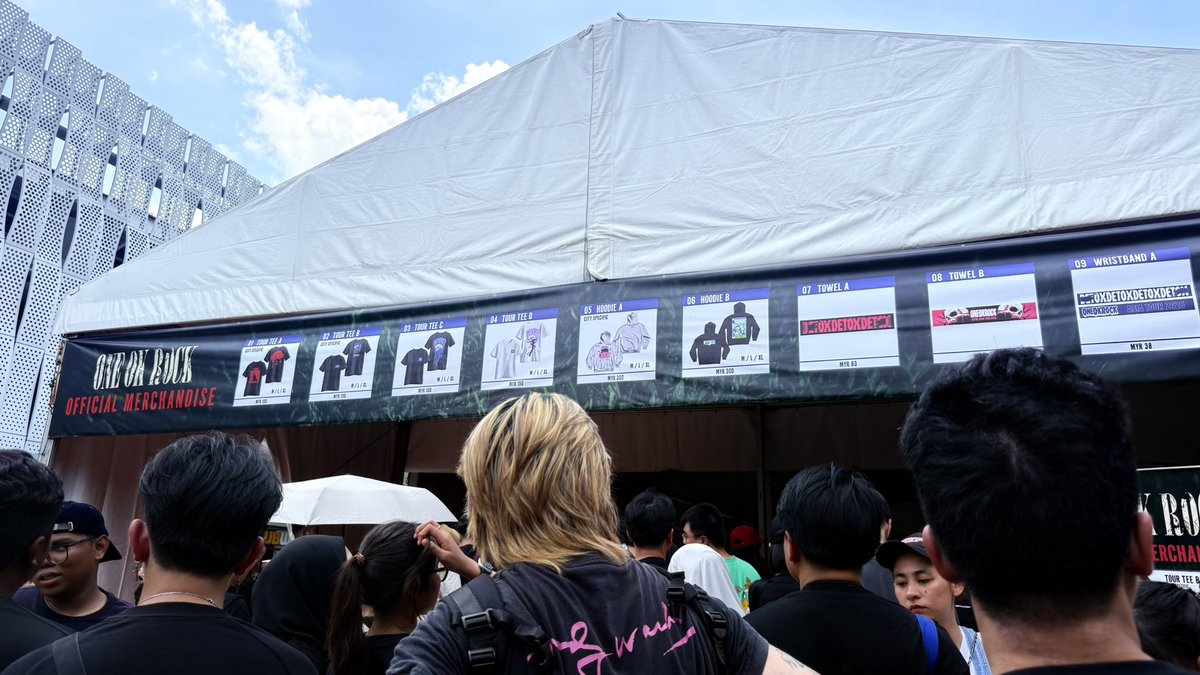 mattachanteeeq's tweet photo. So near yet so far LOL https://t.co/Qb6DZCERUE