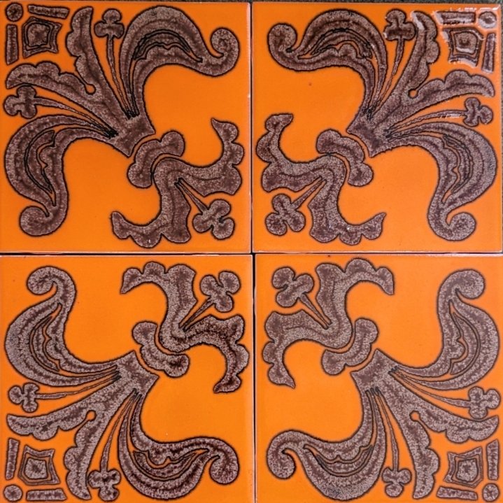 wendyOrourke's tweet photo. Pilkington's Lancastrian Pottery & Tiles, UK 1970s #tiletuesday #fleurdelis https://t.co/NZel3gTXfl