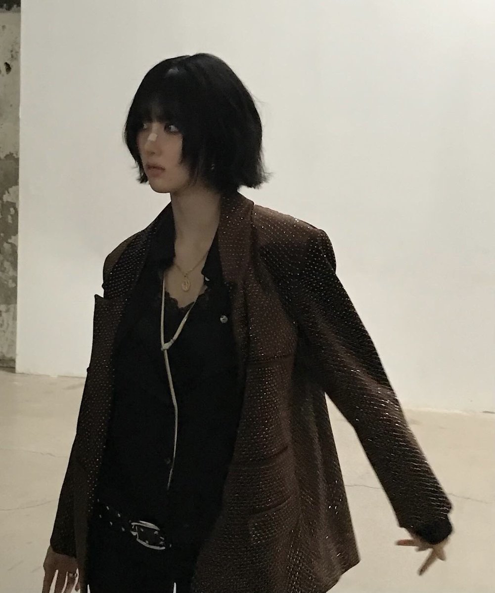 heejinabs's tweet photo. Ms. Handsomely Pretty back at it again to steal women’s hearts https://t.co/fC7Yai7D4J