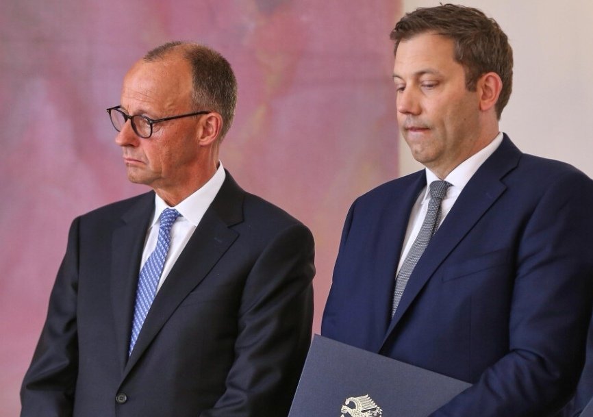 Morgen☕
Sie bekämpfen die Familie, die #Leistungsträger und immer mehr Senioren landen in der #Altersarmut. Migranten dagegen werden verhätschelt und voll versorgt. Der Verrat am eigenen Volk nimmt Dimensionen an.. unglaublich..