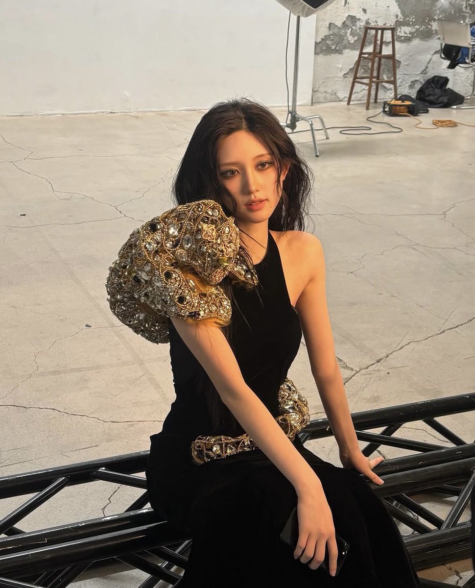 heejinabs's tweet photo. Hot girl gaeul please save me https://t.co/xazTFaQfev
