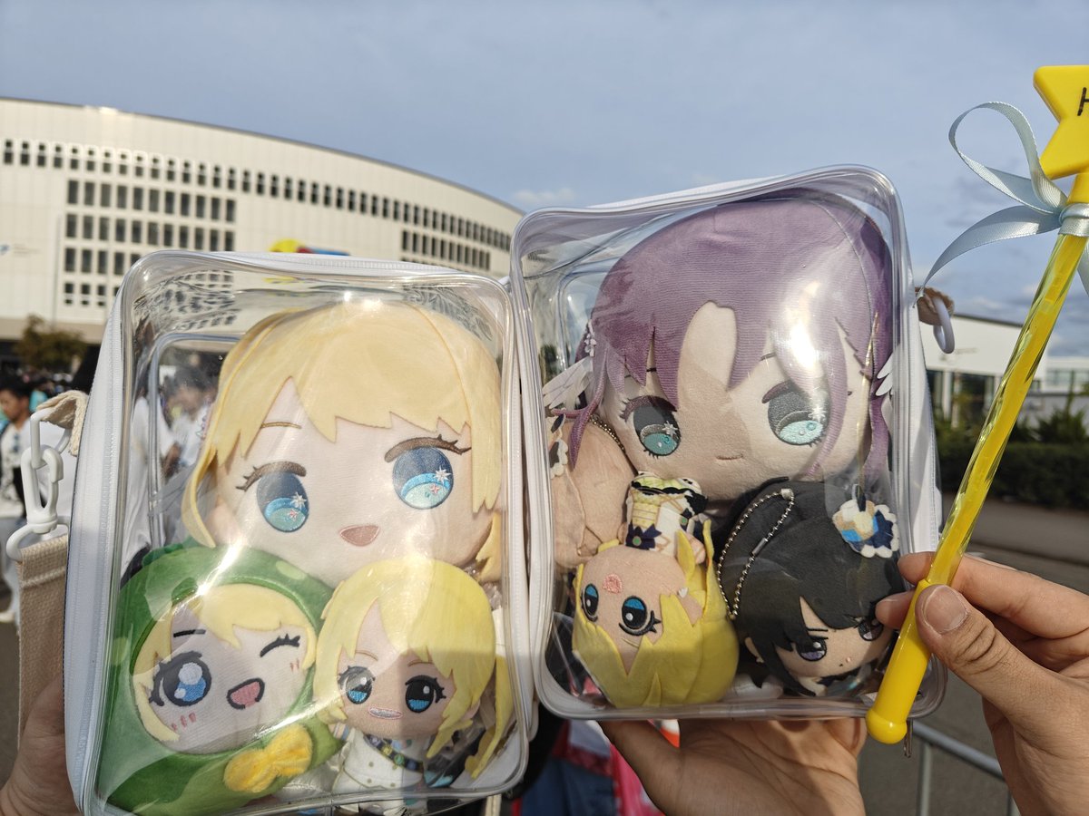 dguo94's tweet photo. I probably would've never visited Aomori if it weren't for Shinymas and it ended up being so damn fun. On D1 we even walked the 2km back to our hotel post-live, and the apple juice was insanely good. I'll never forget seeing the seiyuu so close up. Sparkle is such a good song too https://t.co/jvc044fia4