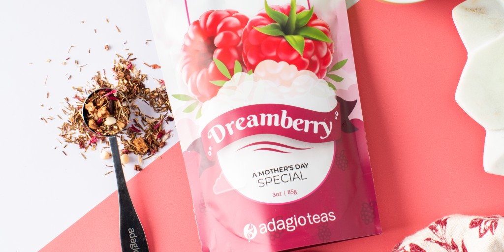 AdagioTeas's tweet photo. ☁️ Dreamberry is just as dreamy as it sounds:

Raspberry + white chocolate over naturally sweet green rooibos. 🌱

💝 Free pouch for mom with $59+ orders this Mother’s Day

https://t.co/DTiQmciRBC https://t.co/DnYKZCpywr