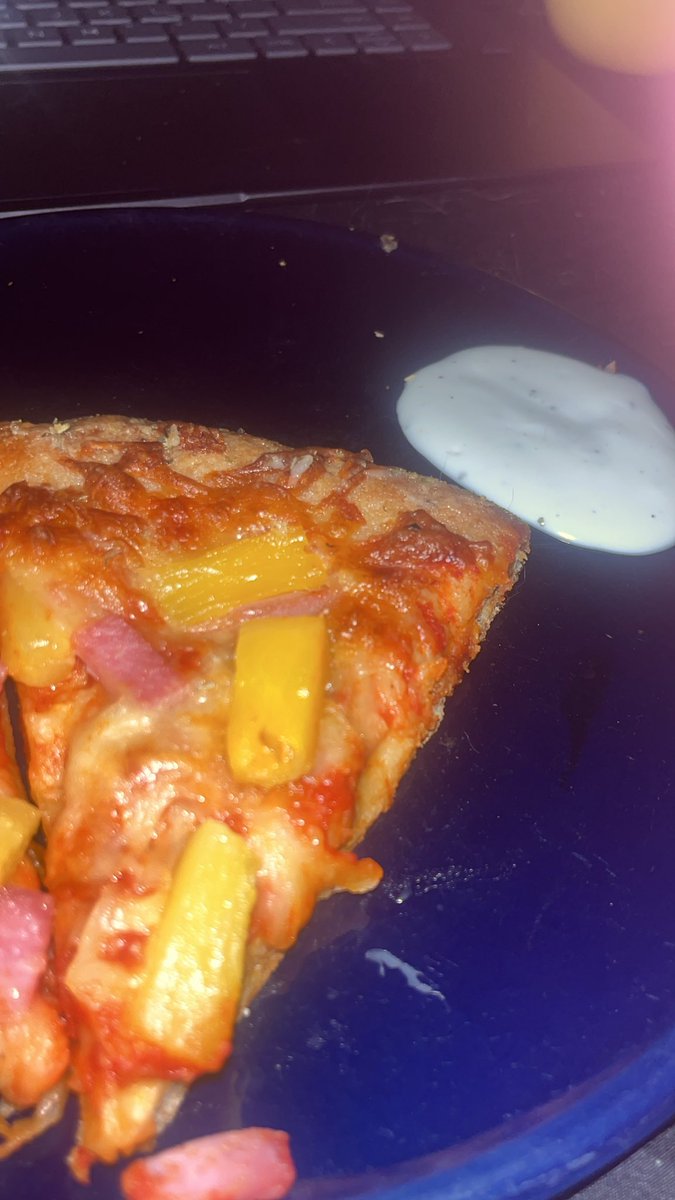 YoGurtqq59's tweet image. Please shame me lol. I’ve been doing well lately, but cravings took over today, even added garlic butter and a little alcohol  to this.  #edtwt #ed #fat