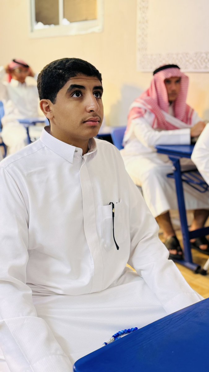 samaa_alebda3's tweet photo. بناء القِيَم يسبق بناء العقول، ونشر ثقافة اللطف بين طلابنا هو استثمارنا الأجمل للمستقبل 
لقطات من تفعيل برنامج الوقاية من التنمر. 🤝📸
#مدارس_سماء_الإبداع https://t.co/nj0iUI3tgu