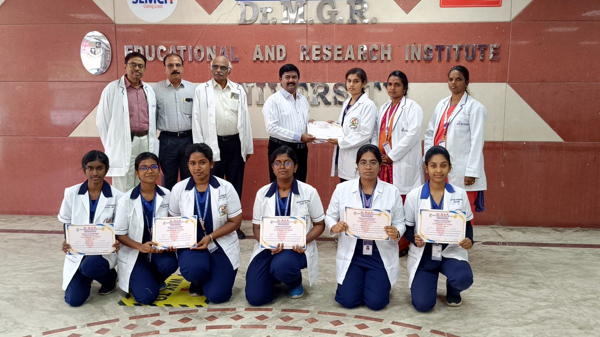 AcsArunkumar's tweet photo. Delighted to witness the creativity of our students at the Fruit and Vegetable Carving Competition organized on the occasion of World Health Day. It was a pleasure to recognize and encourage the winners with cash prizes. #MGRERI #worldhealthday https://t.co/Ym6xQdMeLn