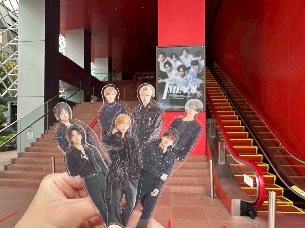 hytamasan's tweet image. #IMPACT 
 届いてビジュアルコメンタリーから鑑賞！
“あの頃”をぶわって思い出したし、7人がどういう思いでやってたのか知れて号泣。捨十だけでなくそれぞれの最期のシーンがグッとくるし、歌も全部大好きで、満足度高すぎる！改めてこの舞台を生で観れて本当によかったなぁ…😭❤️
#IMP. #影山拓也