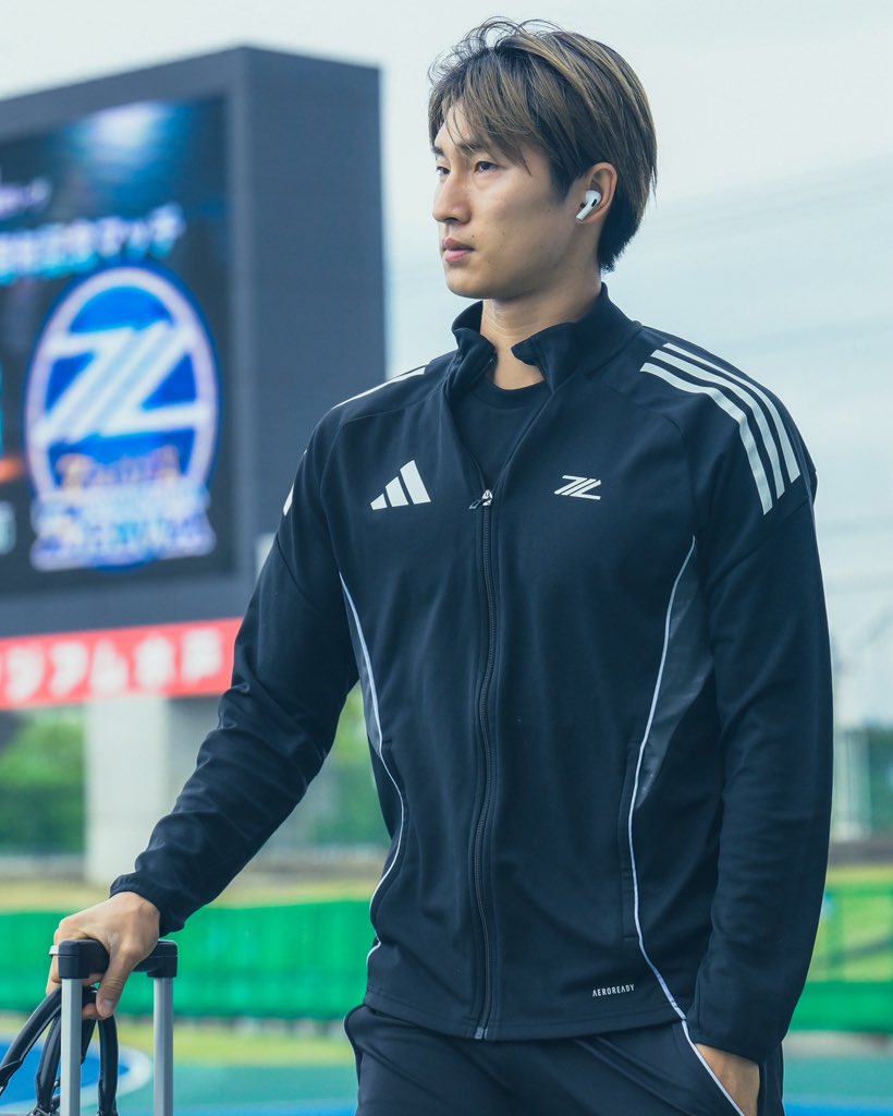 選手たちがスタジアムに到着🏟🚌🔷 ＼ 🗓️4/29(水)16:00K.O. 🆚水戸