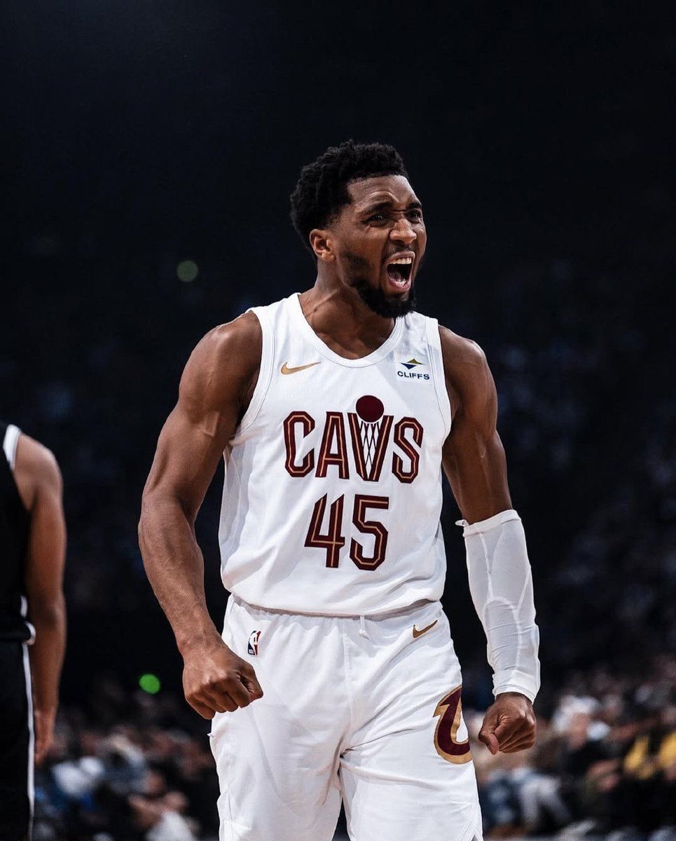 MattL0cks's tweet photo. NBA Best Bet

Donovan Mitchell o26.5 Points(-111 DK)

Loving Spida here for a bounce back game after going under this line in 2 straight road games against the Raptors. 

Spida has been a DOG at home this season and has KILLED the Raptors at home this season, including the playoffs. Spida has gone over this line in all 3/3 home games versus the Raptors this season, averaging 31 PPG in that span with him recording 30+ points in ALL 3/3 games. 

Spida has seen great volume in those 3 games, averaging 20.3 FGA & 8.3 FTA per game and when seeing just 15+ FGA and 4+ FTA at home this season, Spida is over this line in 23/28 home games and when seeing 19+ FGA and 6+ FTA, he’s over this line in 13/14 home games this season.

Spida scores 27% of his points as the PnR ball handler, where the Raptors rank 6th WORST defensively on the season and the 3rd WORST defensively in the playoffs. Spida scores another combined 38% of his points from free throws, spot up and isolation, where the Raptors rank bottom 10 defensively in all 3 during the regular season. 

📊@propsmadness
https://t.co/RP29vCKWK3

#BettingTips #GamblingX #BettingX