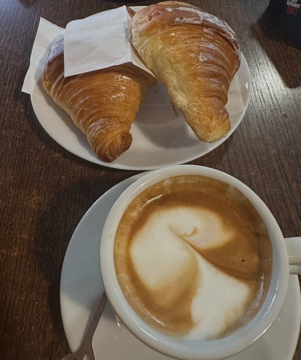 Monica 🍀⚘️🌍📚🐞🎧 tweet media