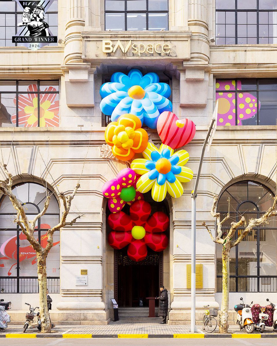nyxawards's tweet image. 𝟐𝟎𝟐𝟔 𝐖𝐢𝐧𝐧𝐞𝐫 𝐇𝐢𝐠𝐡𝐥𝐢𝐠𝐡𝐭🏆

Colorful Blossom by PHAIdesign弗爱设计
Winner's Page: tinyurl.com/4r6hvet9
🔗 Link in bio

#NYXAwards #MarketingAwards #ExperientialMarketing #PublicArtInstallation #ImmersiveExperience #BrandActivation #InteractiveMarketing