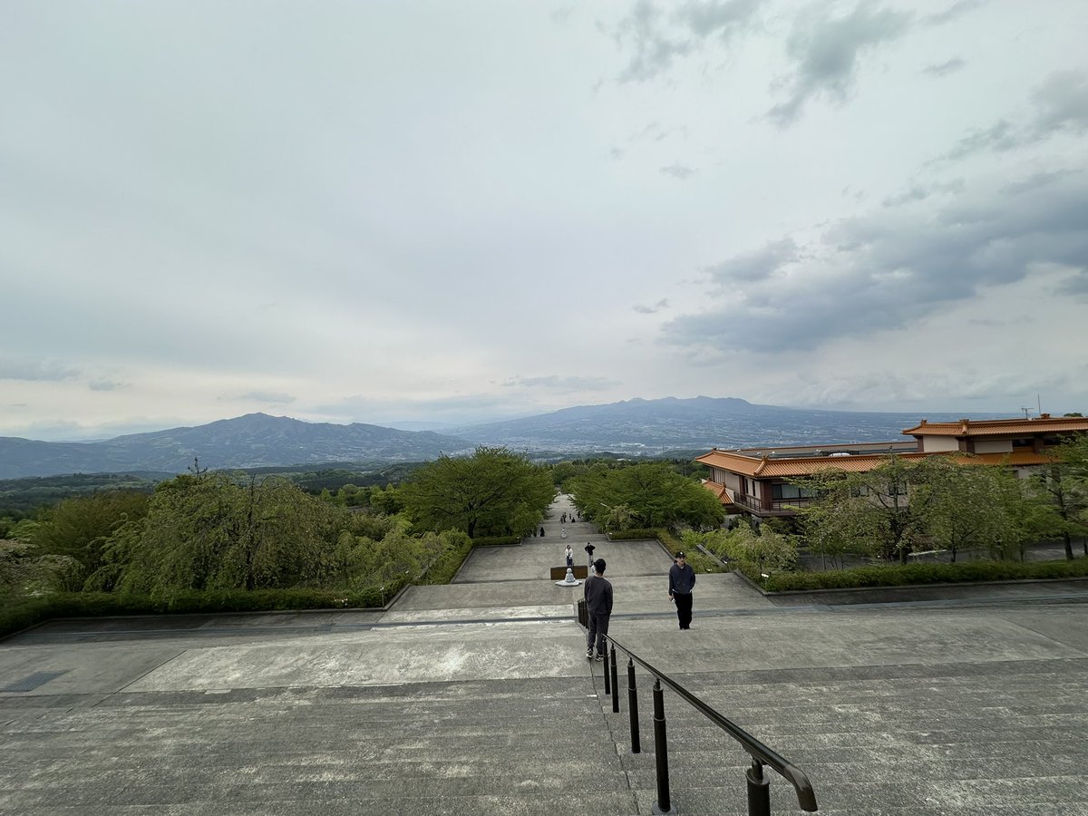copen125's tweet photo. 群馬にある台湾のお寺来てみた🇹🇼
なんか日本じゃないみたいで不思議な感じ https://t.co/TZcGENBJY8