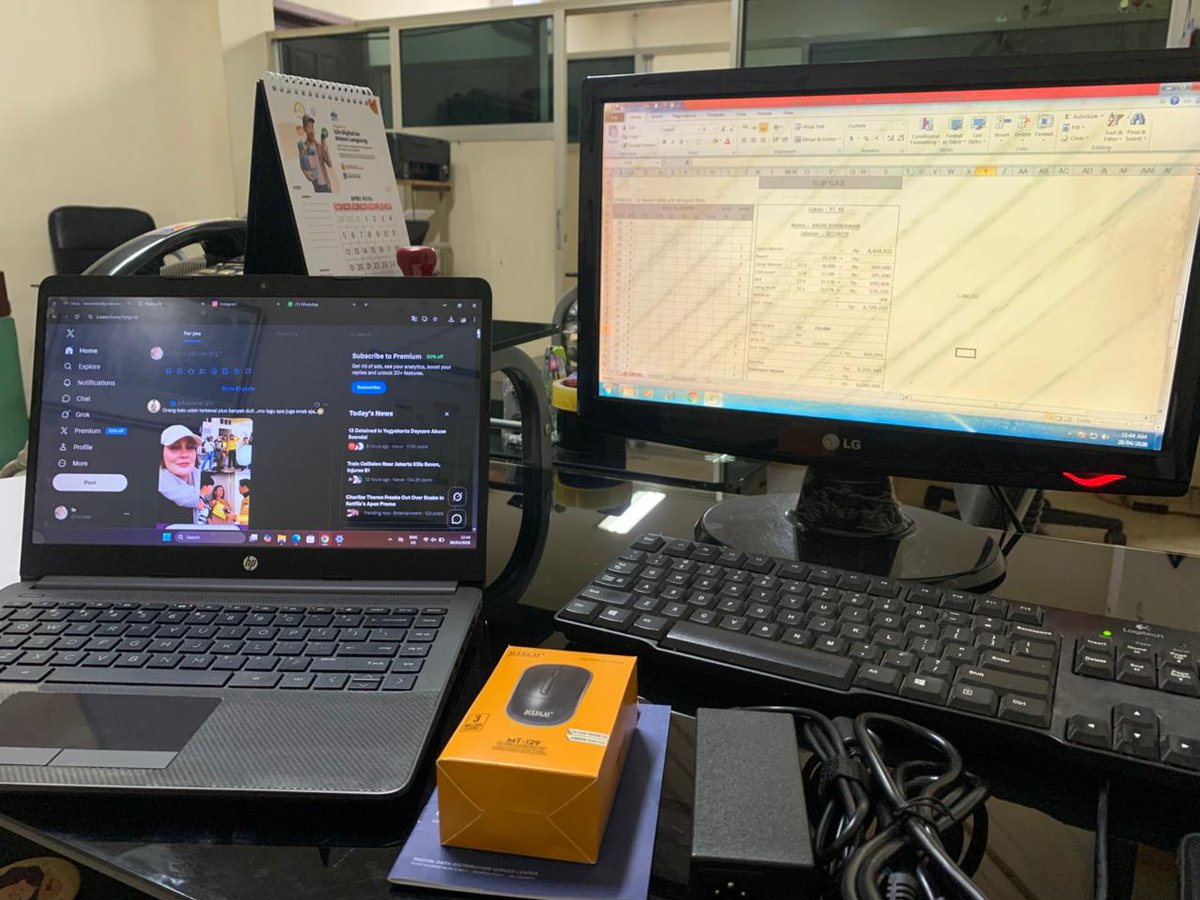 ibuiaaa's tweet photo. laptop baru Alhamdulillah... https://t.co/00M9DyfWi3