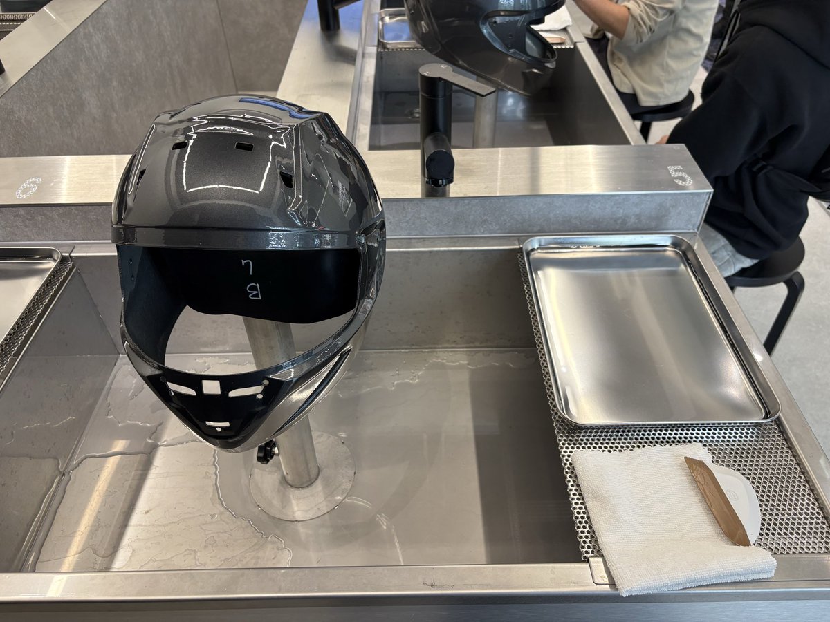 PITOLEANE's tweet photo. #SHOEI
グラフィックの転写体験
しっかりとシワが残り、不器用が露呈 https://t.co/3SQzvUWYqL