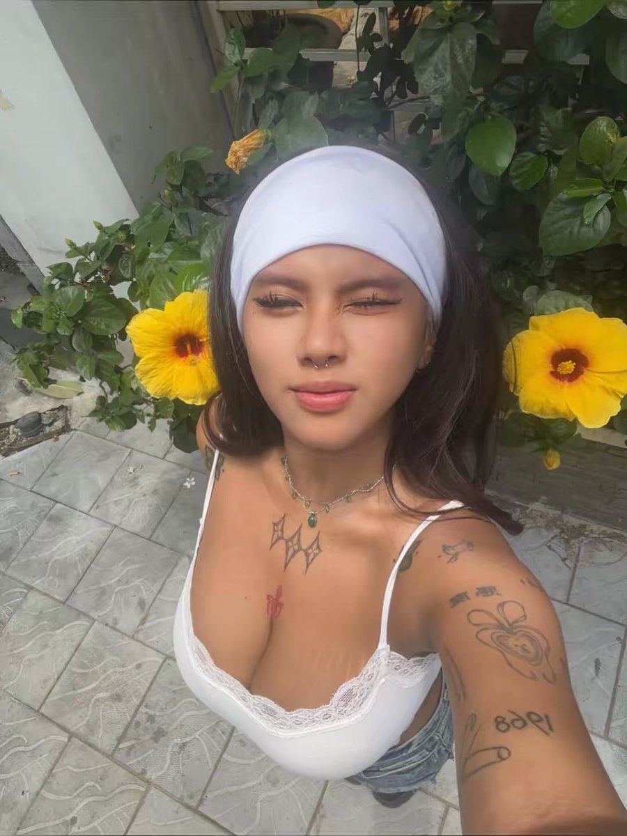 view from 5 feet 1 tweet media