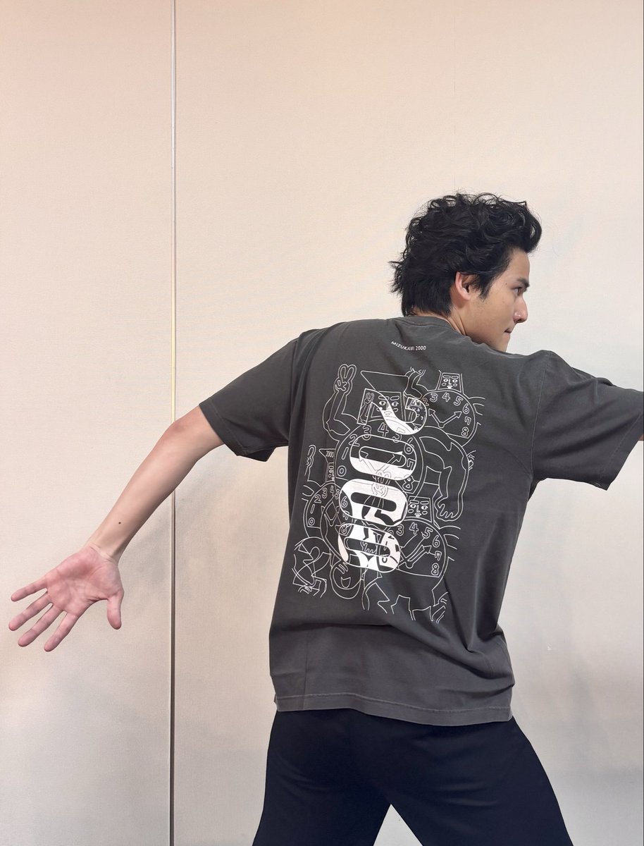 グッズ、完成しました！✨

ぜひファンミーティングの会場で、実物もチェックしてください👀

イベント後の“相葉ヘア”とともに、ひと足先にお披露目です✂️  

ファンミーティングでお会いできるのを
楽しみにしています！！