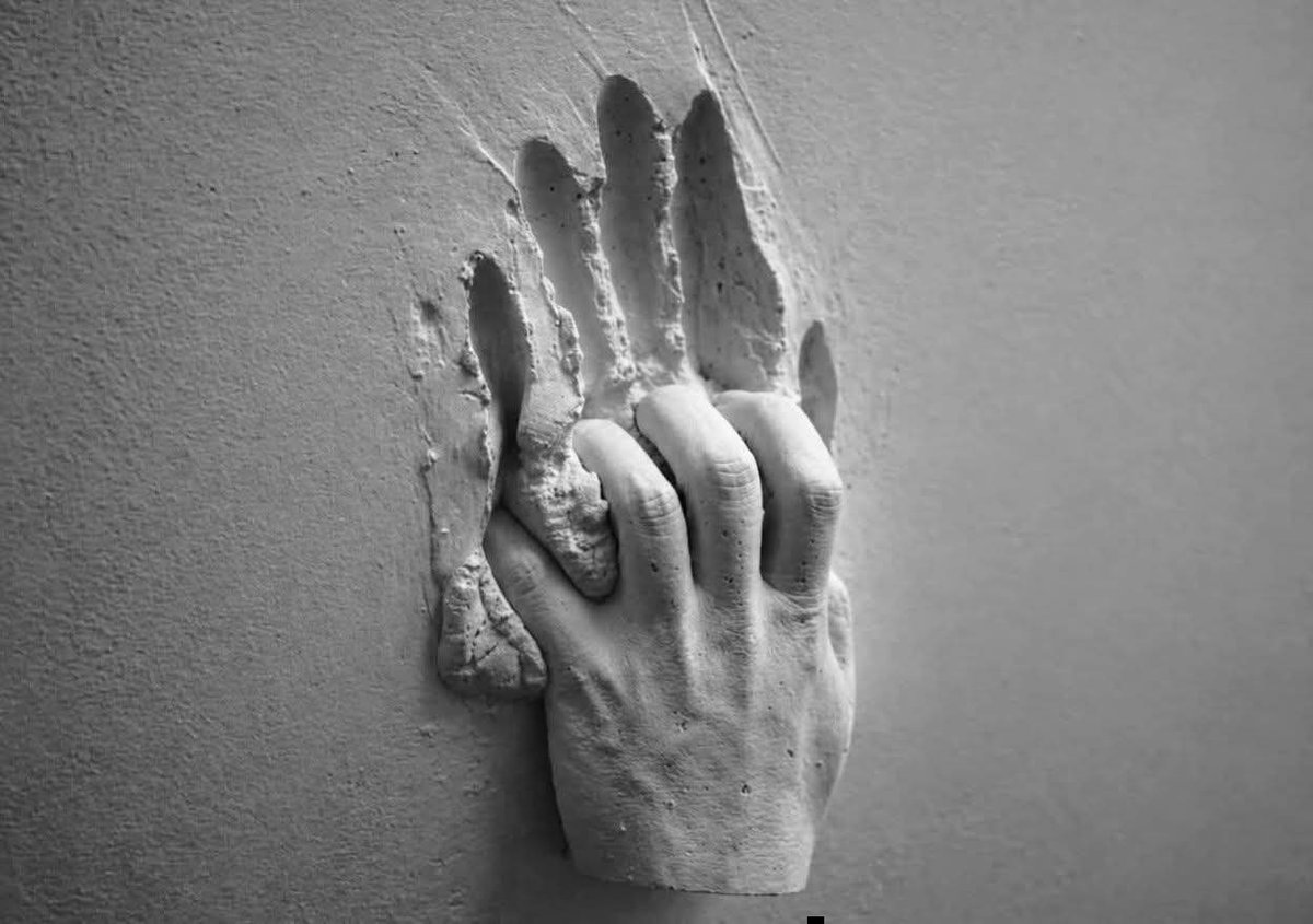 khwatr1O's tweet photo. أترك بصمة في حياة أحدهم..
   لكن تأكد جيدا إنها ليست ندبه."... 🍂 https://t.co/aTQHYBaqKo