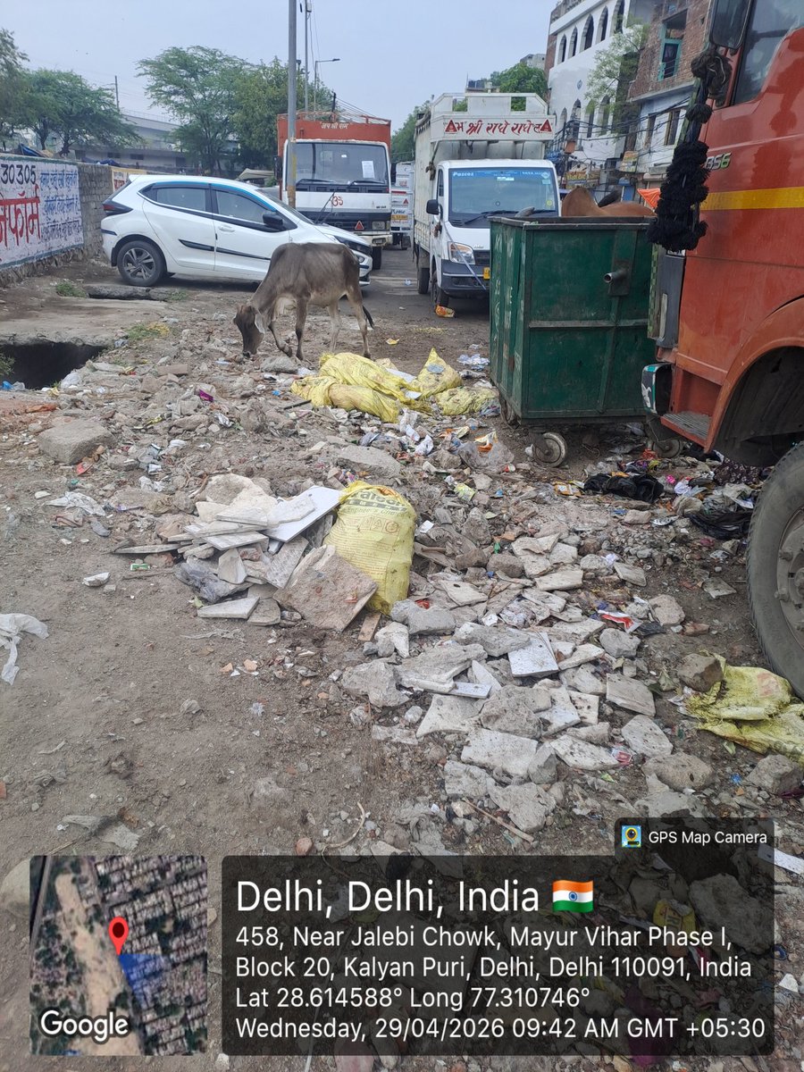 4322ram's tweet photo. @p_sahibsingh 
@DelhiPwd 
@CMODelhi 
@CPCB_OFFICIAL 
@LtGovDelhi @MCD_Delhi 
@gupta_rekha  this is pwd road ..Kalyan puri LBS ROAD DELHI 91.
PLS GET THIS CLEAED ..
98117 14322 https://t.co/NaKDU3fpbq