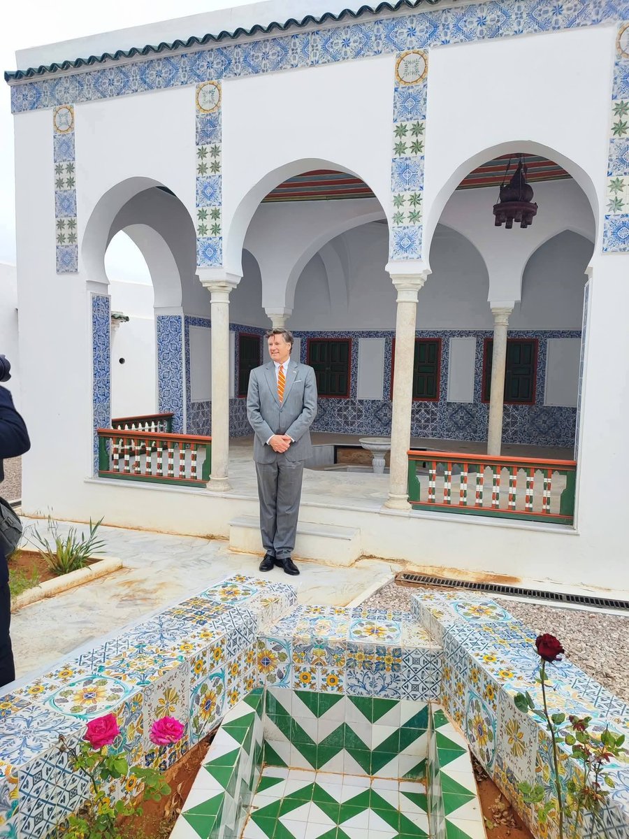 maysa_hm's tweet image. Détour historique pour la diplomatie US à Alger ! 📍🇺🇸

​Le vice-ministre américain poursuit sa tournée en découvrant les joyaux de la Casbah. Plus qu’une simple visite de travail, une véritable reconnaissance de la richesse patrimoniale de l'Algérie. 🇩🇿

​#Algérie #Casbah