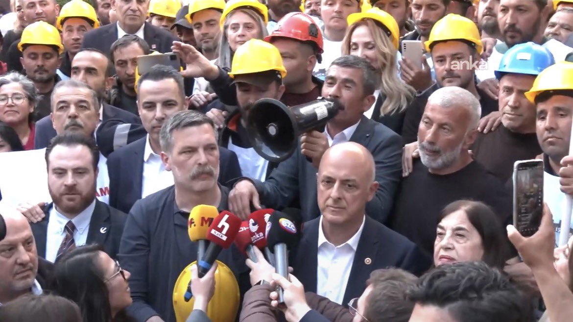 unsalunlu's tweet image. Gündemi "Patron kızar mı?" demeden konuşmaya hazır mısınız? 
9'da #Twitter #Facebook ve #YouTubeLive 'da. 
"Şu kadarını söyleyeyim: Çöktü, çöktü..."