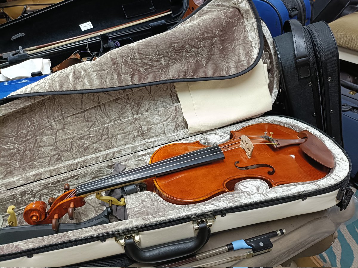 fumiviolin's tweet photo. 自分の製作した楽器が、
メンデルスゾーン ヴァイオリン協奏曲をここまで歌い上げる。
横浜マイスターという肩書きをいただいているが
本当に試されるのはこういう瞬間。
工房の中ではなく、音楽の中で評価されること。
それがすべてだと、改めて感じさせていただきました。
素��らしい演奏に感謝。 https://t.co/7fXdZSdTF3