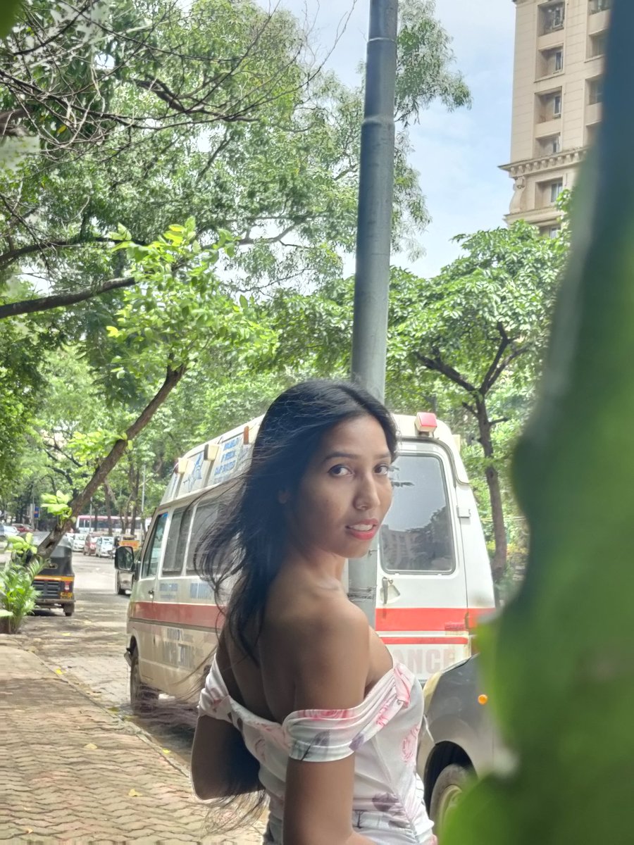 Asya_angelqueen's tweet photo. 11Aug 2024 Hira Nandani powai #ThrowbackLook #MissThoseDays #OldVibes #GlowMemories #ThenAndNow #Nostalgia https://t.co/z4lPQqGBlw
