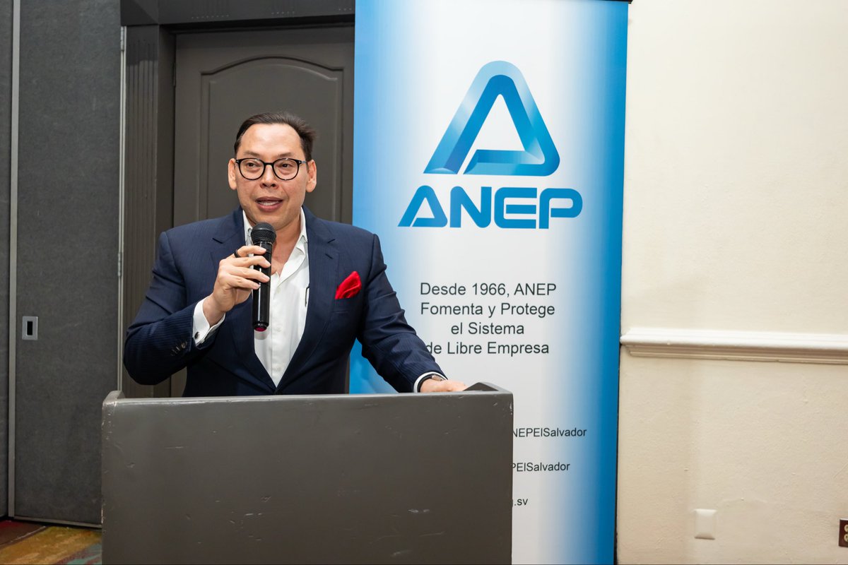 rcfmsv's tweet photo. Ing. José Luis Saca Jiménez, vicepresidente ejecutivo de Radio Corporación FM, fue electo presidente de @ANEPElSalvador. Asume el cargo en el 60° aniversario de la gremial, con el objetivo de impulsar la inversión, fortalecer el sector privado y promover la innovación empresarial https://t.co/790fMnxzfw