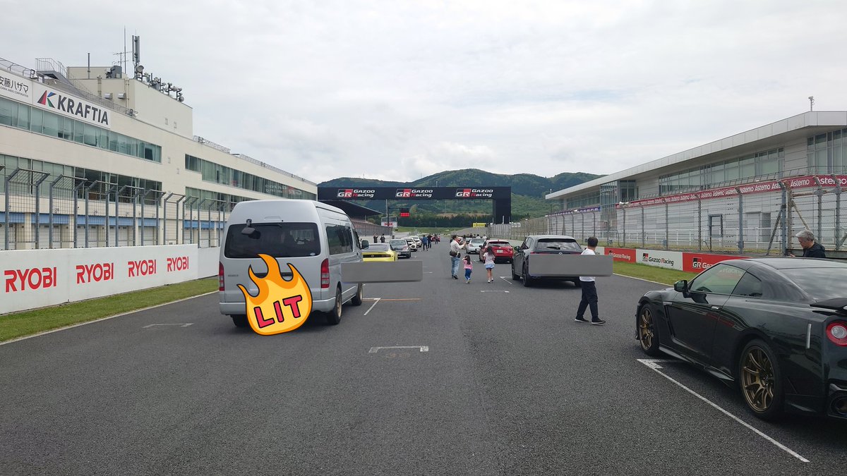 タグピー tweet media