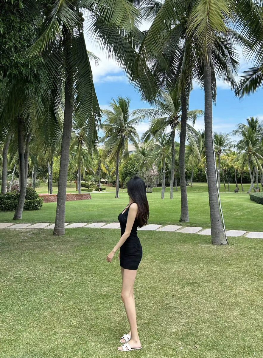 北京字母墙 tweet media