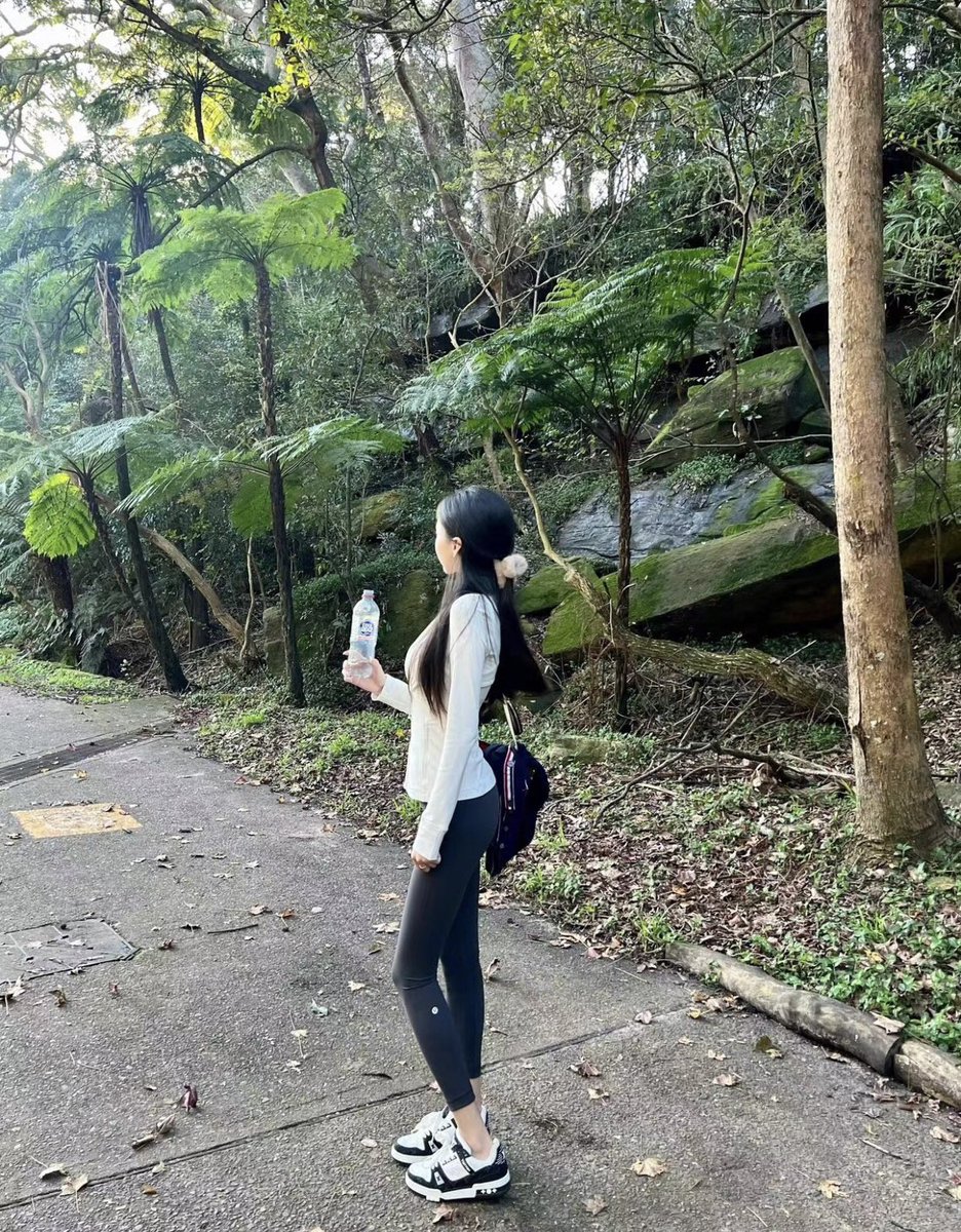 北京字母墙 tweet media