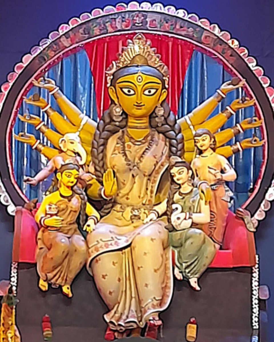 bhromonpakhi's tweet image. হিন্দুস্তান ক্লাব দুর্গাপূজা ২০২৪ ❤

স্থান:- Hindustan Rd, Dover Terrace, Ballygunge, Kolkata, West Bengal 👈

#durgapuja #durgapuja2024 #kolkatadurgapuja2024 #durgapujaspecial❤️ #durgapujafestival #kolkatadurgapuja #DurgaPujaVlog #kolkatadurgapuja #BengalFestivalVlog