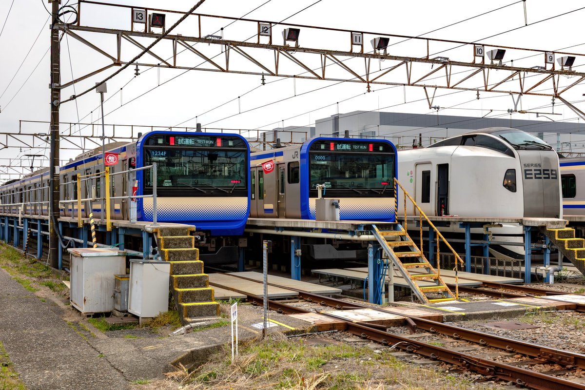 横横鉄道技研 tweet media