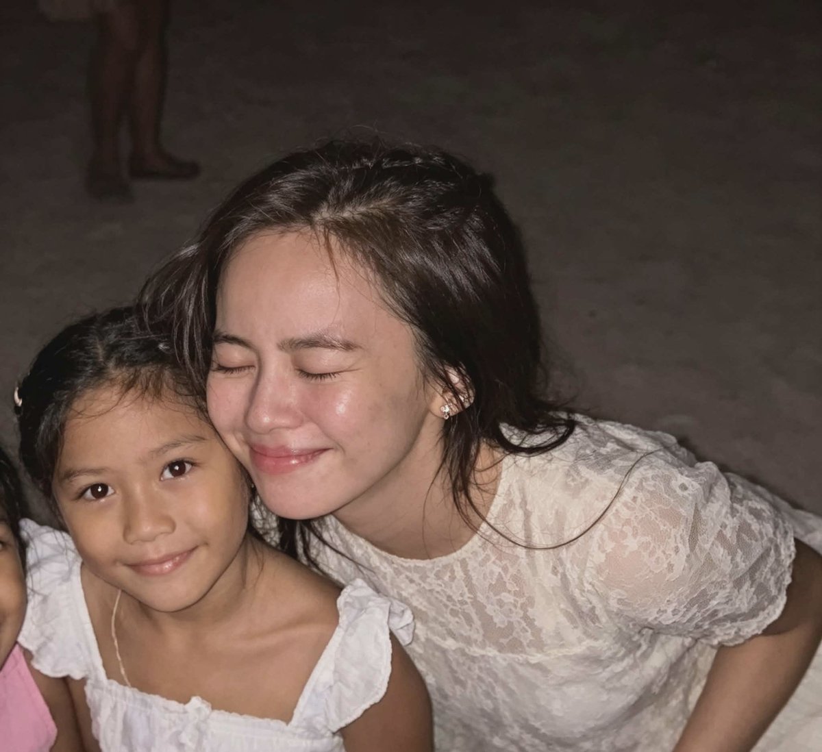 AshdresNa's tweet photo. Ganda talaga ni ash kahit no make up at basa payan siya galing dagat 🥰 https://t.co/Ml8O4NvFWn