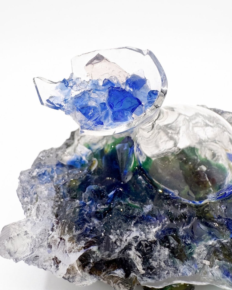 vikifpa's tweet photo. 《秒の沈澱》
2026年
115×180×80mm
ワインボトル、ガラス、樹脂

《Sediment of Seconds》
2026年
115×180×80mm
Wine bottles, glass, resin https://t.co/YuczVdV7Ex