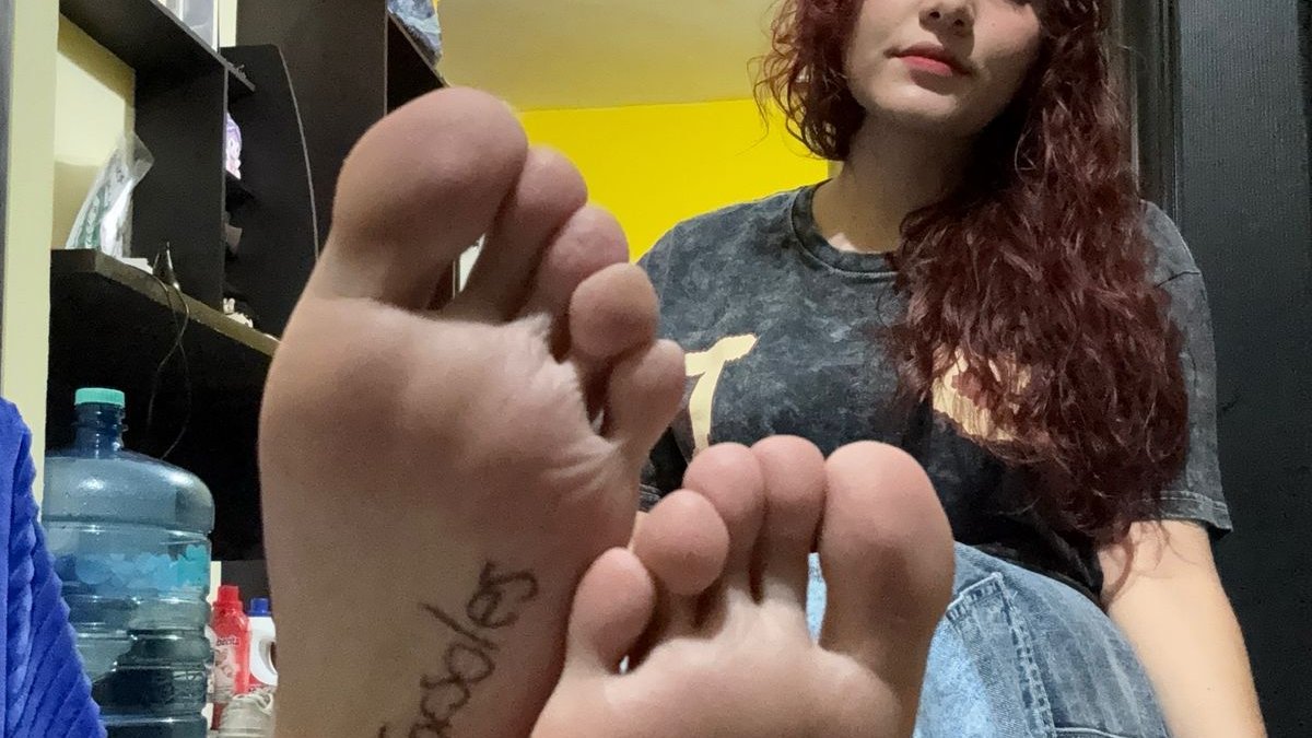 OLYMPUS OF FEET❤️🔥 🦶🏼 tweet media
