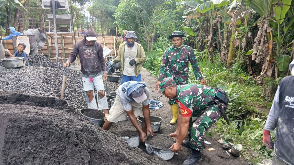 Kodam9Udayana's tweet image. Pengecoran Sisi Selatan Dikebut, Jembatan Garuda di Lombok Barat Kian Mendekati Rampung

#JembatanGaruda #TMMD #GotongRoyong #TNIManunggal #LombokBarat