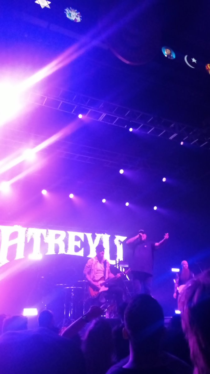 JosephMueller's tweet image. Good times wild night in #Dallas as @Sevendust &amp;amp; @atreyuofficial killed it at the @HOBDallas!