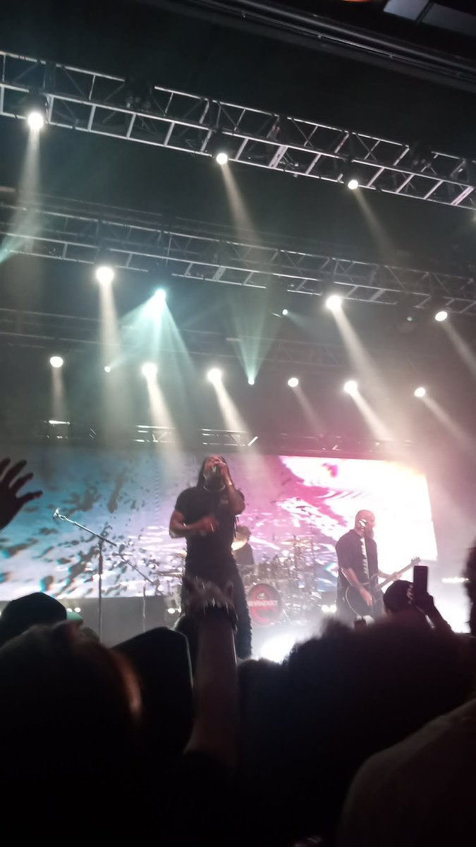 JosephMueller's tweet image. Good times wild night in #Dallas as @Sevendust &amp;amp; @atreyuofficial killed it at the @HOBDallas!