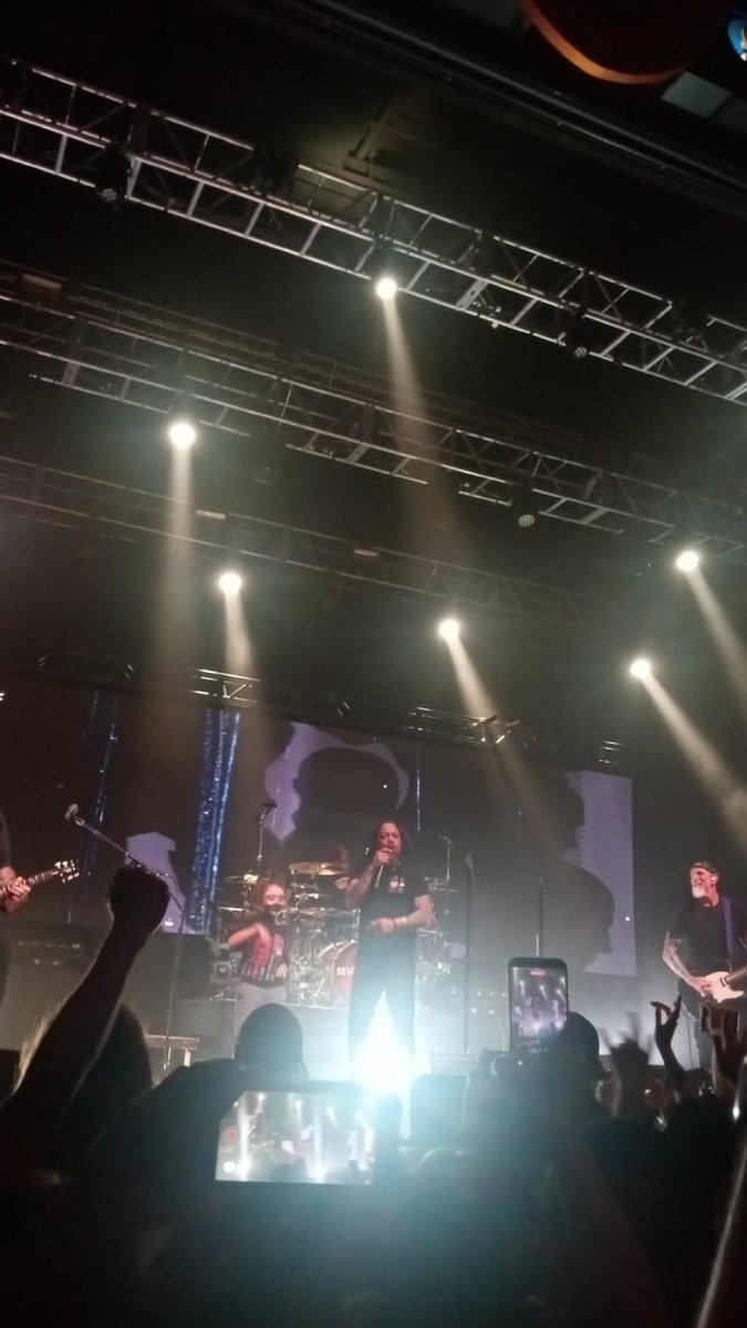 JosephMueller's tweet image. Good times wild night in #Dallas as @Sevendust &amp;amp; @atreyuofficial killed it at the @HOBDallas!