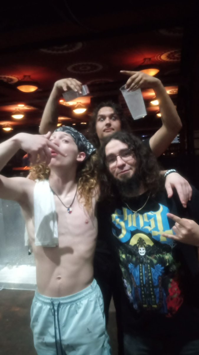 JosephMueller's tweet image. Good times wild night in #Dallas as @Sevendust &amp;amp; @atreyuofficial killed it at the @HOBDallas!