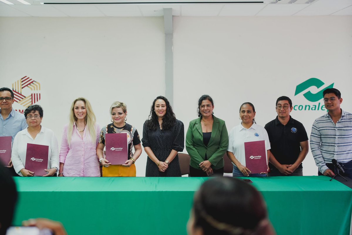 Angélica Lara tweet media